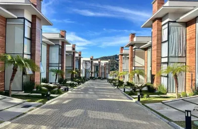 Casa com 5 quartos sendo 2 suítes, 262,54 m² em condomínio na tijuca - teresópolis/rj