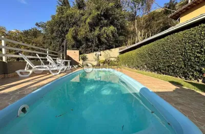 Casa linear com 2 quartos, 70 m² em condomínio em araras - teresópolis/rj.