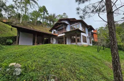 Casa com 4 suítes, 150 m² em condomínio no comary - teresópolis/rj