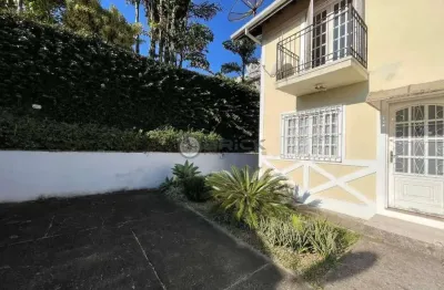 Casa em condomínio para venda com 2 quartos no caxangá, teresópolis/rj.