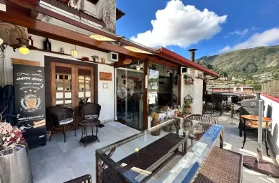 Cobertura à venda com 2 quartos sendo 1 suíte + dependência, 124.28 m² no alto - teresópolis/rj.