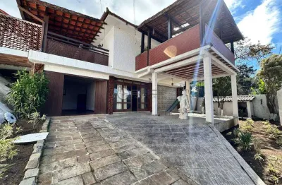 Casa à venda com 5 quartos sendo 1 suíte + dependência completa, 422 m² de terreno em iucas - teresópolis/rj.