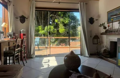 Casa para locação com 3 quartos sendo 1 suítes, 214 m² em vargem grande - teresópolis/rj.