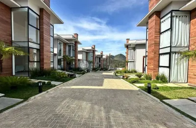 Casa em condomínio à venda com 4 quartos sendo 2 suítes, 150 m² na tijuca - teresópolis/rj.