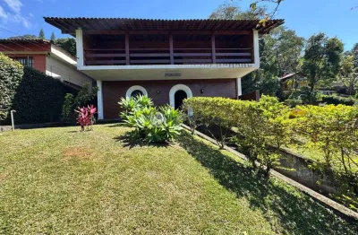 Casa à venda com 4 quartos sendo 2 suítes + dependência no parque do ingá - teresópolis/rj.
