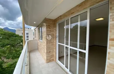 Apartamento para locação com 3 quartos sendo 1 suíte, 90 m² na tijuca - teresópolis/rj.