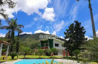 Casa com 4 quartos sendo 2 suítes na prata dos aredes - teresópolis/rj.