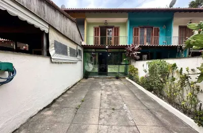 Casa à venda com 3 quartos sendo 1 suíte, 120 m² em albuquerque - teresópolis/rj.