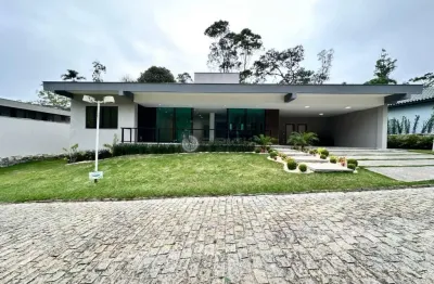 Casa em condomínio à venda com 3 suítes, 280 m² em quebra frascos - teresópolis/rj.