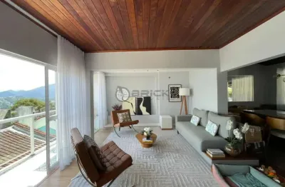 Casa à venda com 4 suítes em condomínio, 100 m² em iucas - teresópolis/rj.