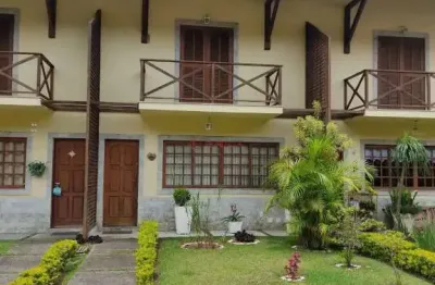 Casa para locação com 3 quartos sendo 2 suítes em condomínio na ermitage - teresópolis/rj.