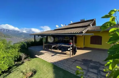 Casa à venda com 3 quartos sendo 2 suítes, 150 m² em sebastiana - teresópolis/rj.