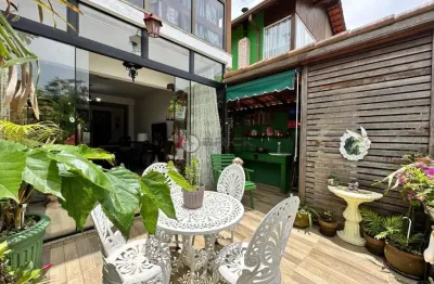 Casa à venda com 2 quartos, 75.88 m² no parque do ingá - teresópolis/rj.