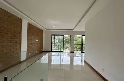 Casa à venda com 3 quartos sendo 2 suítes, 150 m² em albuquerque - teresópolis/rj.