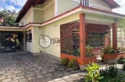 Casa independente com 3 quartos na tijuca - teresópolis/rj.