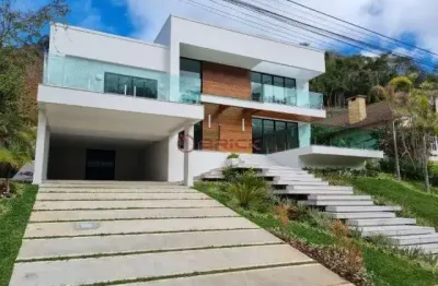 Casa nova e moderna com 5 suítes e lazer privativo em condomínio no quebra frascos - teresópolis/rj.