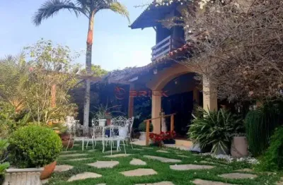 Casa com 5 quartos sendo 3 suíte em albuquerque - teresópolis/rj.