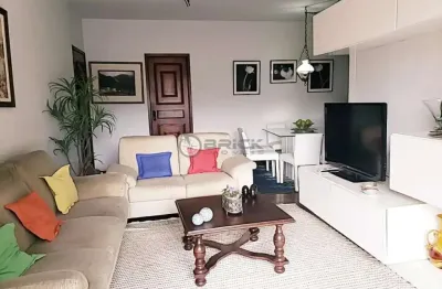 Apartamento com 3 quartos sendo 1 suíte + dependência na Várzea - Teresópolis/RJ.