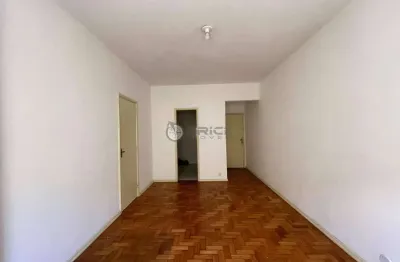 Apartamento à venda com 2 quartos + dependência, 60 m² no alto, teresópolis/rj.