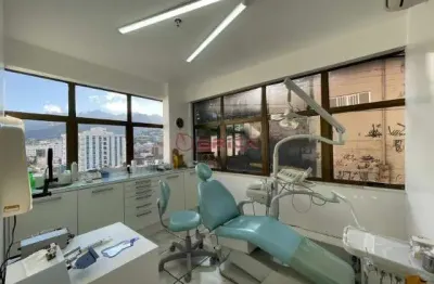 Sala comercial com 65 m² no centro, teresópolis/rj.