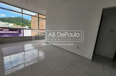 Apartamento com 2 quartos à venda na avenida alberico dinis, jardim sulacap, rio de janeiro, 75 m2 por r$ 235.000