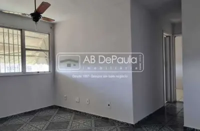 Apartamento com 2 quartos à venda na rua piraquara, realengo, rio de janeiro, 48 m2 por r$ 180.000