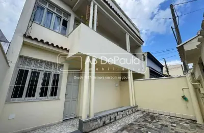 Casa com 2 quartos para alugar na rua marina, bento ribeiro, rio de janeiro, 60 m2 por r$ 2.000
