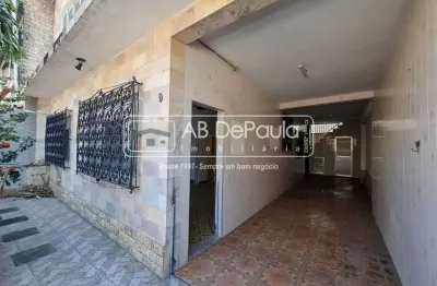 Casa com 4 quartos à venda na rua engenheiro miranda ribeiro, realengo, rio de janeiro, 212 m2 por r$ 400.000