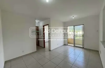 Apartamento com 2 quartos para alugar na avenida alberico dinis, jardim sulacap, rio de janeiro, 54 m2 por r$ 1.600