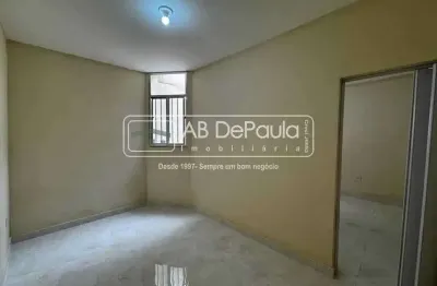 Aluga em realengo - r. Lotus, 45 - casa com 01 quarto e 02 vagas de garagem