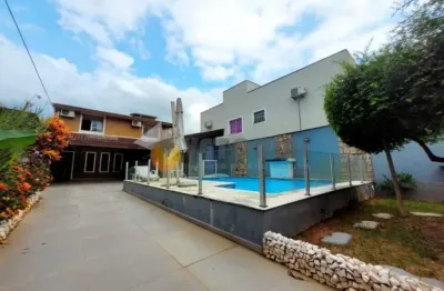 Sobrado com 3 dormitórios e piscina, martim de sá  caraguatatuba sp