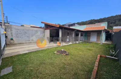 Casa com 3 quartos à venda na Avenida Ermelinda Araújo de Lima, 300, Massaguaçu, Caraguatatuba