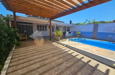 Casa com 3 dormitórios e piscina, martim de sá  caraguatatuba sp