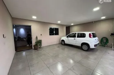 Linda casa com 3 dormitórios, sendo 1 suíte, e 3 vagas de garagem cobertas.
