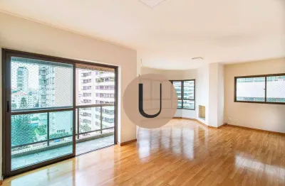 Ampla sala com lareira, 4 suites, varanda com churrasqueira, 3 vagas de garagem