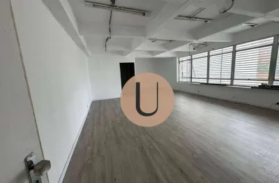 ITAIM BIBI – O endereço ideal para o seu negócio em um dos bairros mais valorizados de São Paulo Apresentamos excelente sala comercial localizada no c