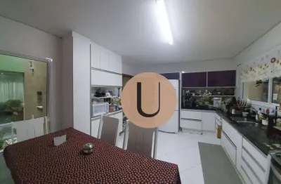 Sobrado com 3 suítes, 4 vagas de garagem ótima localização - Terra Nova I - São Bernardo do Campo