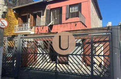 Casa ampla em rua charmosa da Vila Mariana com grande potencial de modernização em terreno acima de 200 m2