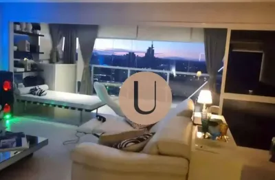 Apartamento em Pinheiros, 84m² com 01 Suíte e 02 vagas, Totalmente Mobiliado, Exclusivo.