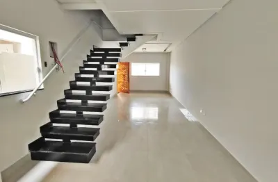 Sobrado pronto para morar, vista aomar da sacada frente rua, a  50m² da praia, piscina, 2 vagas, 3 suítes, no bairro vila assunção praia grandesp   praia grande