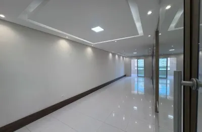 Apartamento 3 dormitórios, 2 suítes , 2 vagas, 127m² área útil, ao lado do centro de praia grande no bairro boqueirão
