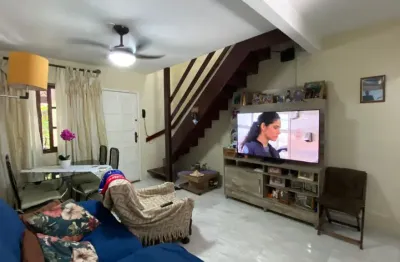 Urgente! casa duplex em condomínio com 2 quartos no jardim flamboyant - cabo frio - rj