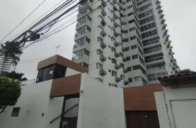 Apartamento à venda – localização privilegiada, a 50m da praia