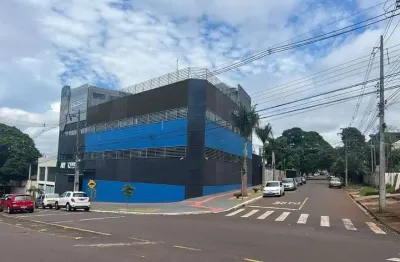 Prédio com 10 salas para alugar na Travessa Barroso, 734, Zona 08, Maringá