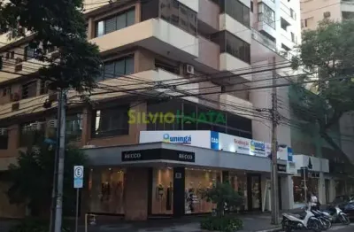 Excelente sala comercial de 10 m² equipada e pronta para dentista, localizada no centro.