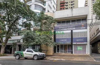Excelente sala comercial com mais de 600,00 m² para locar no centro da cidade.