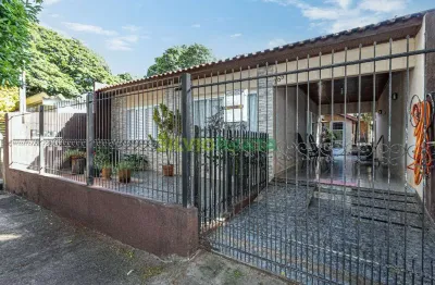 Casa com 138m² de construção e terreno amplo à venda na zona 03!