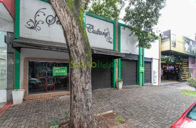 Excelente salão comercial de 520 m² de área privativa para locar no centro.