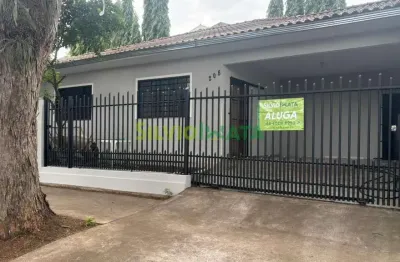 Excelente casa de 03 quartos sendo 02 suíte, semi mobiliada, para morar na zona 02.