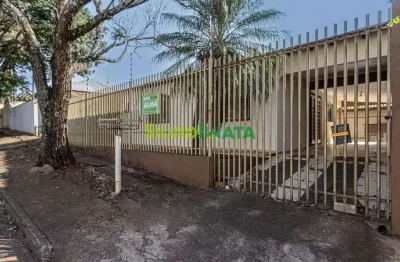 Excelente casa de 03 quartos com suíte para morar no parque tarumã.